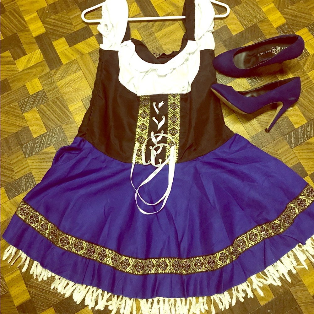 German beer girl outfit. Worn once. Looks fab!